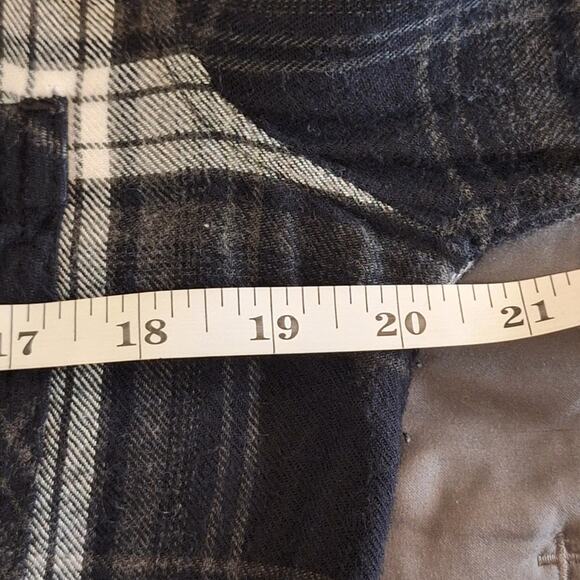 Cloth & Stone Anthropologie Shirt Womens Small 100% Viscose Flannel Frayed Hem - Picture 6 of 9